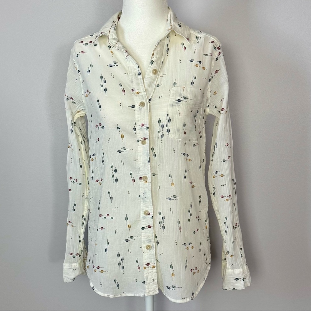 Eddie Bauer Cream Patterned Button-Down Shirt